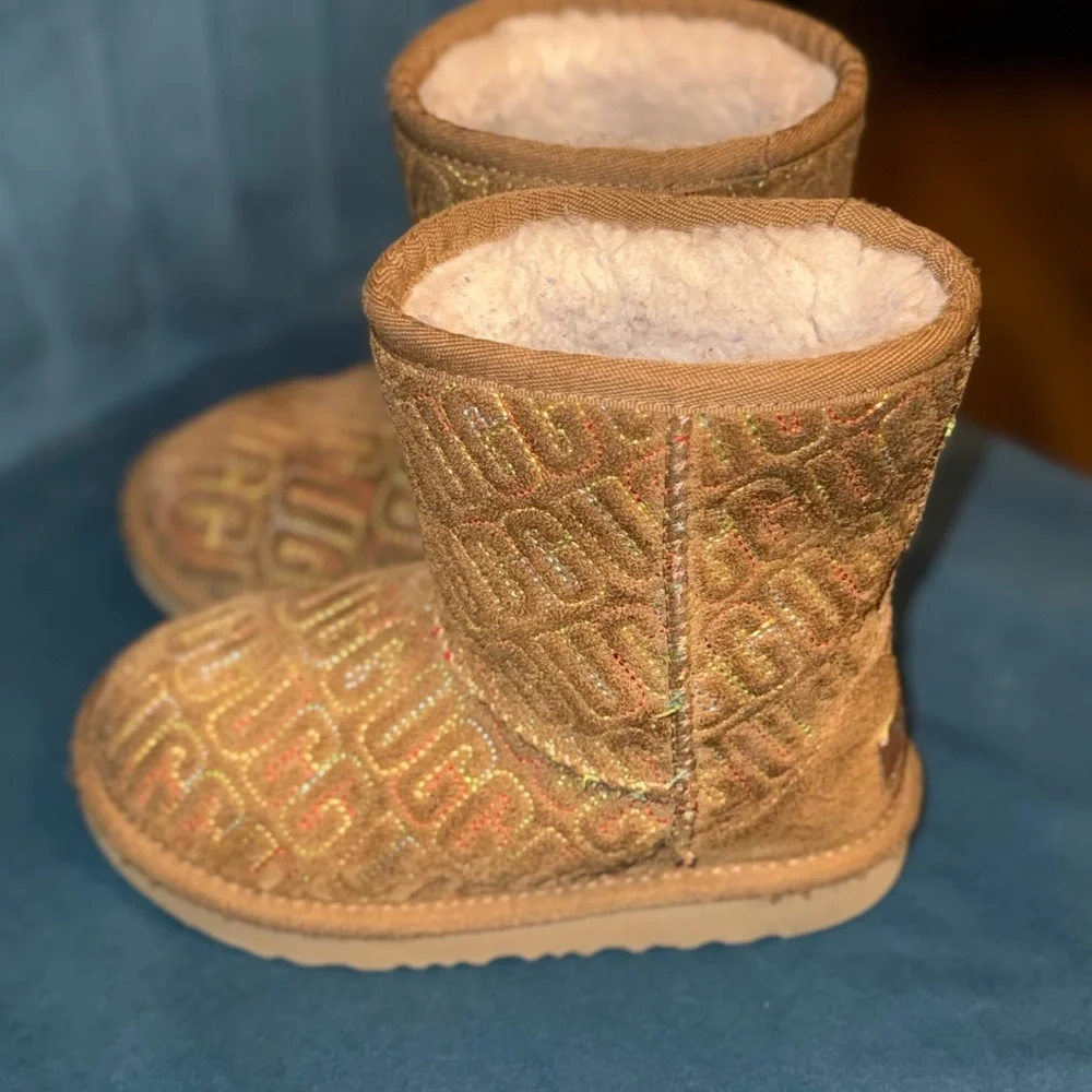 Ugg Boots with embroidered logo size 11